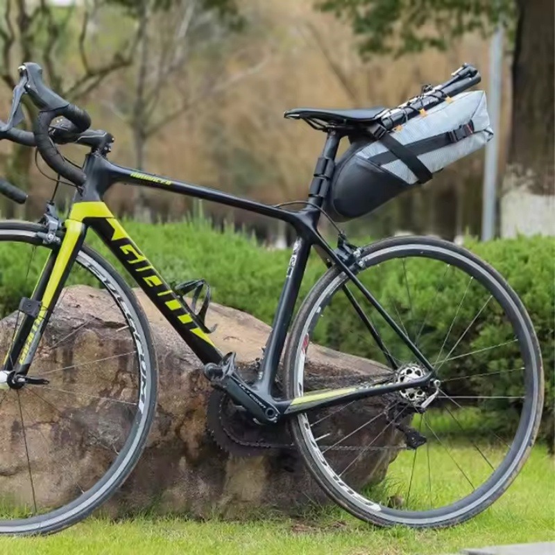 Practical Cycle Tail Pack for Commuters