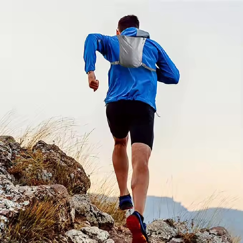 High-capacity hydration pack for hiking