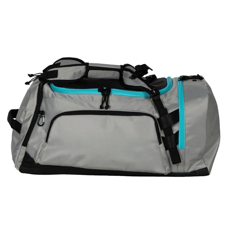 Portable gym bag with adjustable shoulder straps